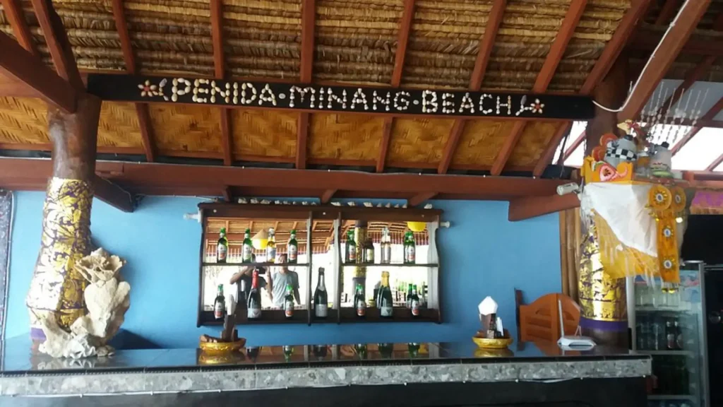 Penida Minang Resto located near the Banjar Nyuh Port for dining and traveler convenience.
