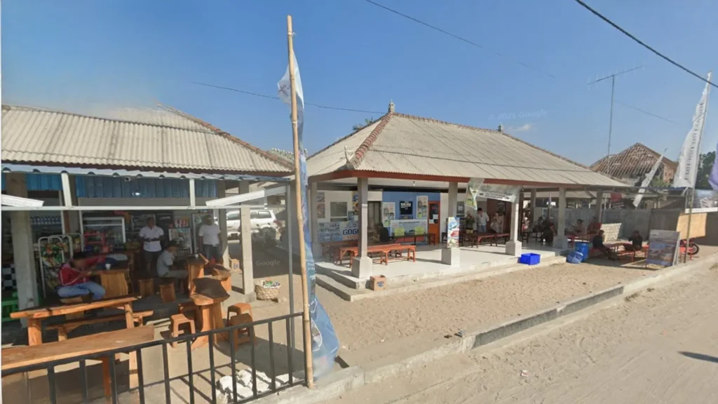 Banjar Nyuh Port Facilities featuring operator boat counter for ticketing and passenger assistance.