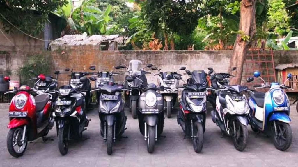 Scooter Rental Nusa Penida service available near the Banjar Nyuh Port for easy travel essentials nusa penida trip.